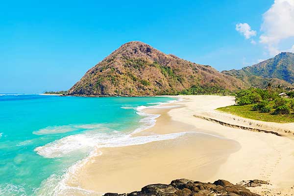 Mount Rinjani volcano in Lombok with crater lake, the second highest volcano in Indonesia