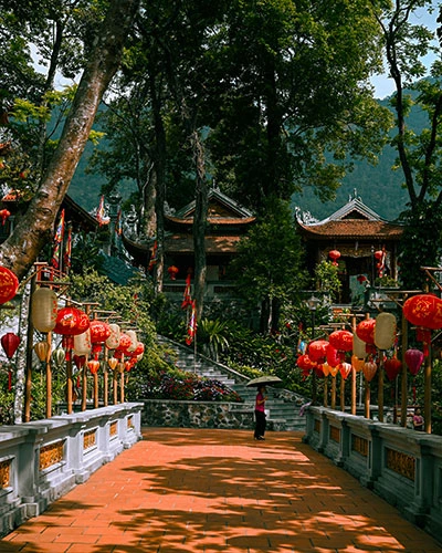 Explore Asia – Discover ancient cultures, vibrant cities, tropical islands